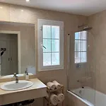 Golf House Apartament *